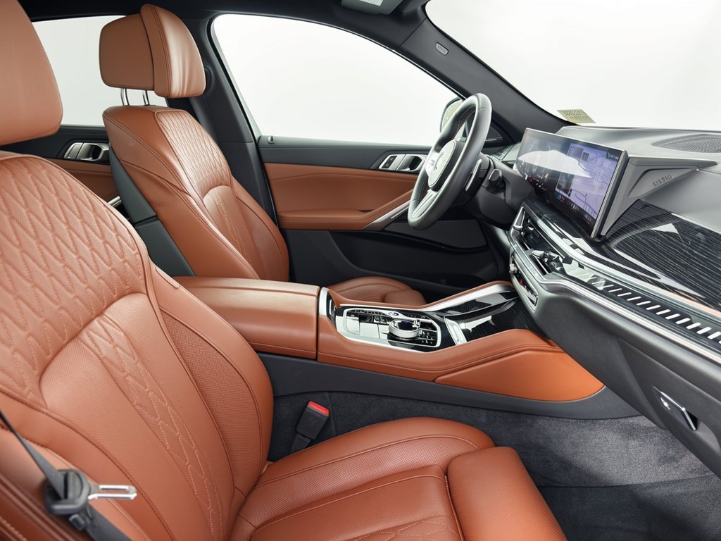 Used 2026 BMW X6 M60i AWD/4WD image 30