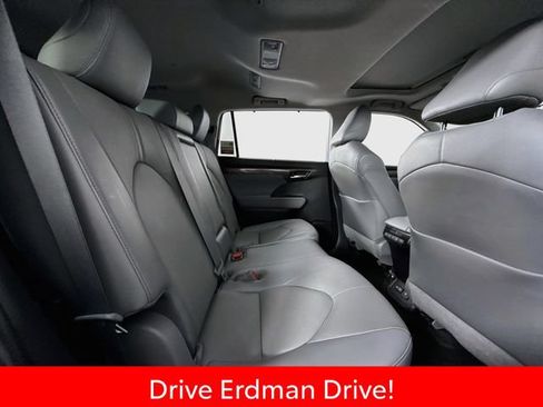 Certified 2023 Toyota Highlander Limited FWD image 28