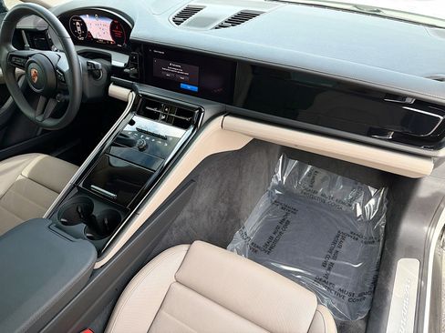 Used 2025 Porsche Panamera 4 image 14