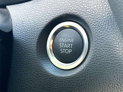 Used 2025 Toyota Corolla SE image 20