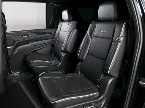Used 2022 Cadillac Escalade ESV Sport w/ Touring Package AWD/4WD image 5