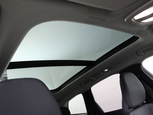 Certified 2026 Volvo XC60 B5 Plus AWD/4WD image 23