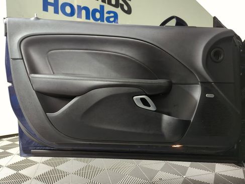 Used 2016 Dodge Challenger SXT Plus image 8