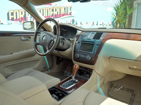 Used 2006 Cadillac DTS Performance FWD image 35