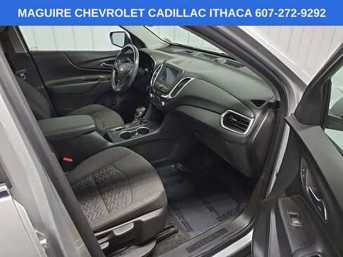 Used 2022 Chevrolet Equinox LT AWD/4WD image 16