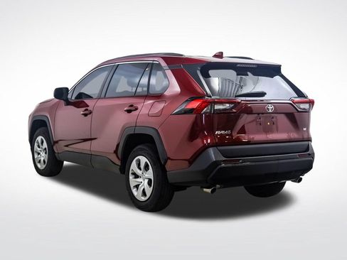 Used 2021 Toyota RAV4 LE FWD image 3