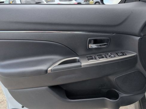 Used 2025 Mitsubishi Outlander Sport SE AWD/4WD image 11