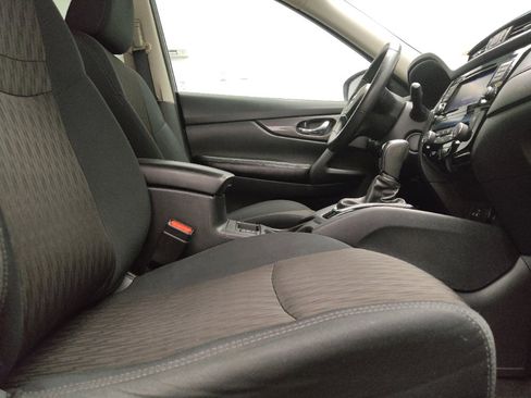 Used 2019 Nissan Rogue SV FWD image 21