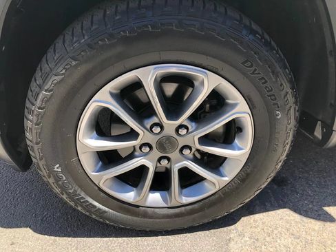 Used 2015 Jeep Grand Cherokee Limited w/ Trailer Tow Group IV AWD/4WD image 10