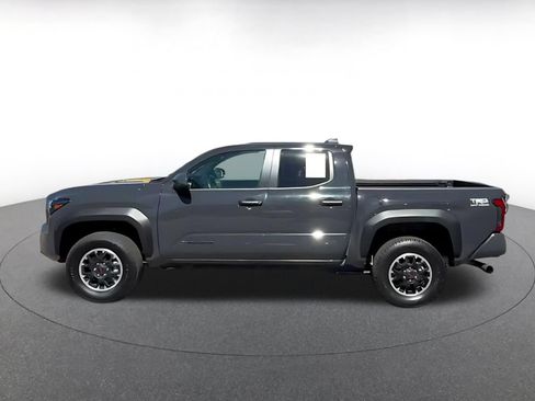Used 2025 Toyota Tacoma TRD Off-Road AWD/4WD image 8
