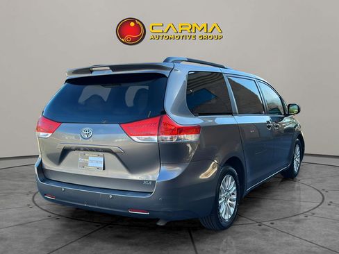 Used 2014 Toyota Sienna XLE image 8