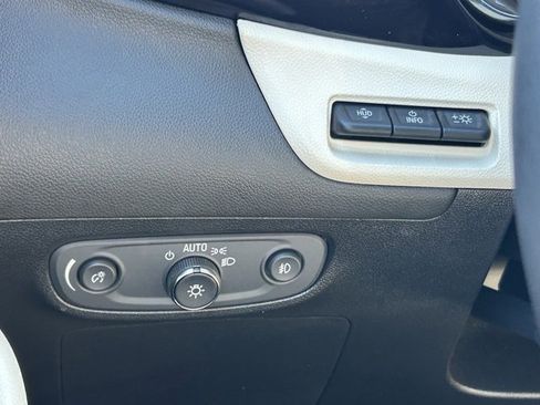 Used 2020 Buick Encore GX Essence w/ Experience Buick Package image 21