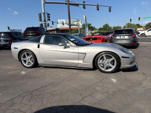 Used 2005 Chevrolet Corvette Coupe w/ Preferred Equipment Group RWD image 9