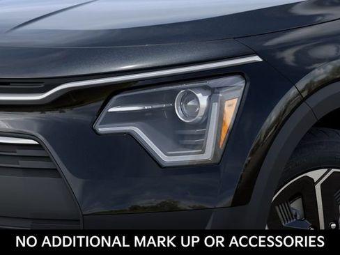 New 2026 Kia Niro LX FWD image 10