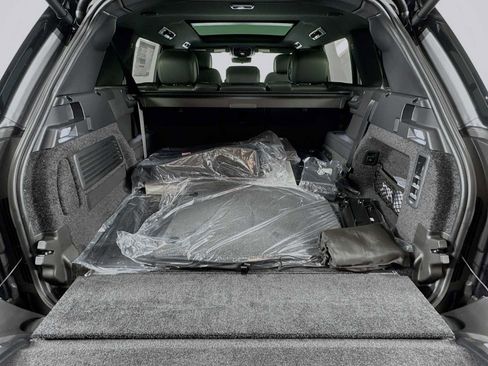 New 2025 Land Rover Range Rover Long Wheelbase SE image 26