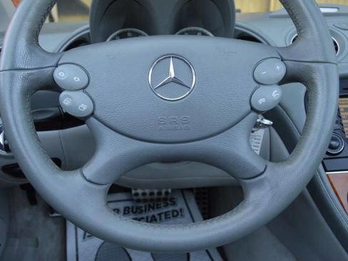 Used 2005 Mercedes-Benz SL 500 image 21
