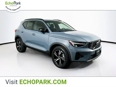 Used 2023 Volvo XC40 B4 Plus