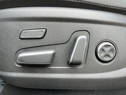 Used 2024 Hyundai Palisade Limited image 24