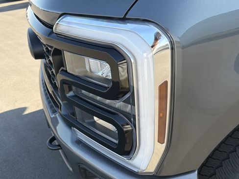 New 2026 Ford F250 Lariat w/ Black Appearance Package AWD/4WD image 8