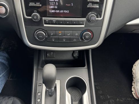 Used 2018 Nissan Altima 2.5 S FWD image 12
