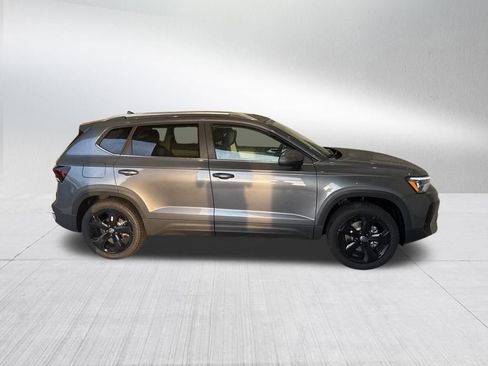 New 2025 Volkswagen Taos SEL image 6