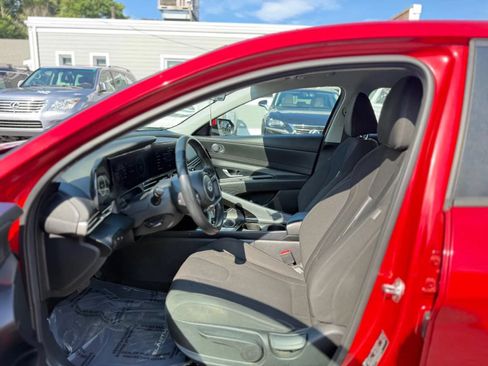 Used 2023 Hyundai Elantra SEL w/ Convenience Package FWD image 7