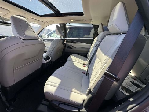 Used 2026 INFINITI QX60 Luxe w/ Family Package image 13