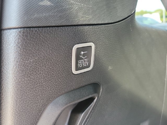Used 2023 Jeep Wagoneer 4WD w/ Mopar Step-Up Package image 30