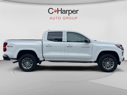 Used 2026 Chevrolet Colorado LT w/ Advanced Trailering Package AWD/4WD image 2
