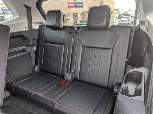 Used 2024 Volkswagen Tiguan Wolfsburg Edition image 27