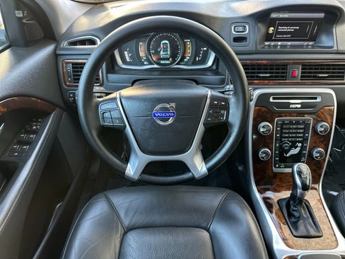 Used 2015 Volvo XC70 T6 Platinum w/ Protection Package image 15