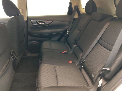 Used 2020 Nissan Rogue SV FWD image 18