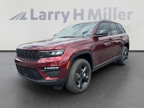 New 2025 Jeep Grand Cherokee Limited w/ Black Appearance Package image 4