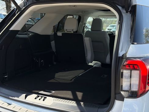 New 2026 Ford Explorer Platinum w/ LUX Leather Package image 8