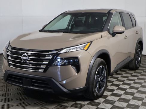 Used 2025 Nissan Rogue SV AWD/4WD image 6
