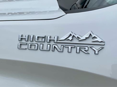 Used 2022 Chevrolet Silverado 1500 High Country w/ Technology Package image 24