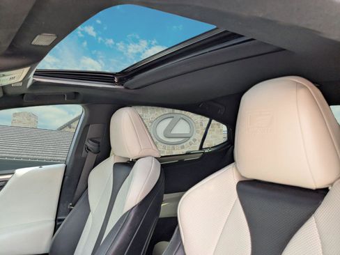 Certified 2024 Lexus ES 350 F Sport w/ Accessory Package (Z2) FWD image 8
