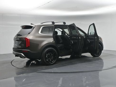 Used 2020 Kia Telluride EX w/ EX Premium Package AWD/4WD image 5
