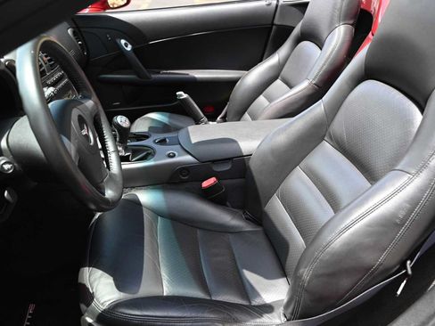 Used 2006 Chevrolet Corvette Convertible w/ Preferred Equipment Group RWD image 19