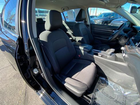 Used 2025 Nissan Altima 2.5 SV image 36