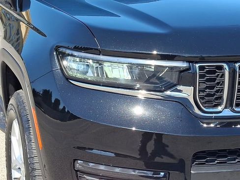 Used 2023 Jeep Grand Cherokee L Limited w/ Luxury Tech Group II image 9