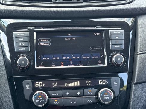 Used 2020 Nissan Rogue SV w/ Premium Package AWD/4WD image 19