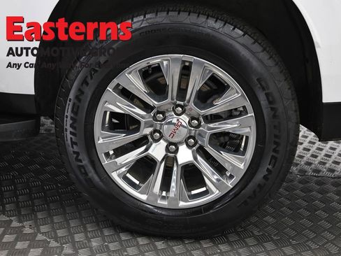 Used 2025 GMC Yukon XL Denali AWD/4WD image 36
