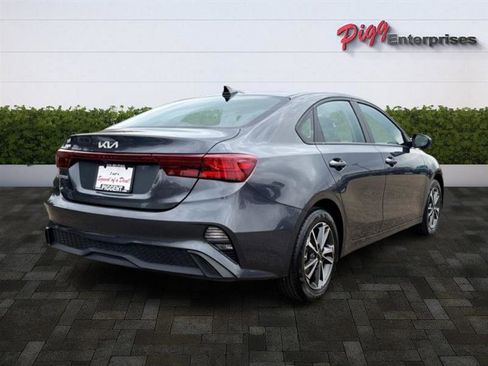 Used 2024 Kia Forte LXS image 11