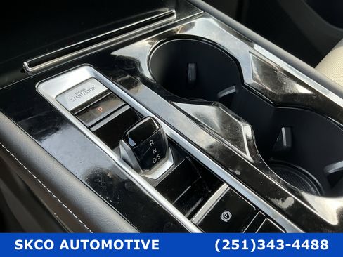 Used 2025 Volkswagen Atlas SE AWD/4WD image 23