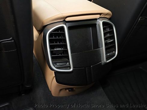 Used 2016 Porsche Cayenne image 30