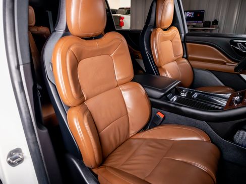 Used 2021 Lincoln Aviator Reserve w/ Equipment Group 202A AWD/4WD image 18