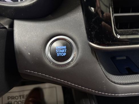 Used 2020 Toyota Highlander Limited image 35