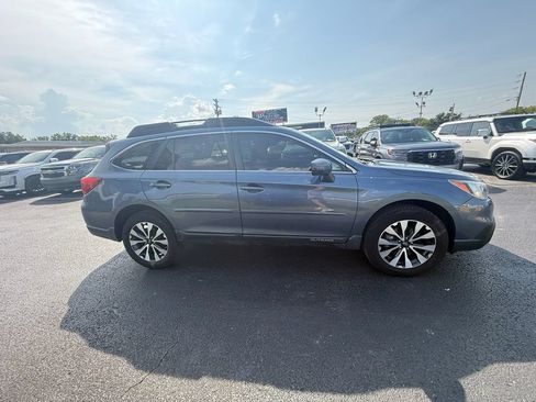 Used 2017 Subaru Outback 2.5i Limited AWD/4WD image 2