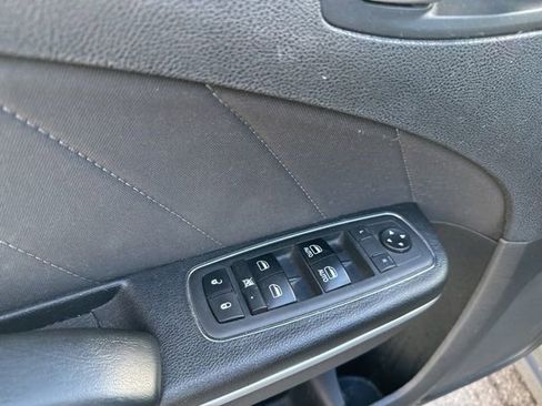 Used 2019 Dodge Charger SXT image 16
